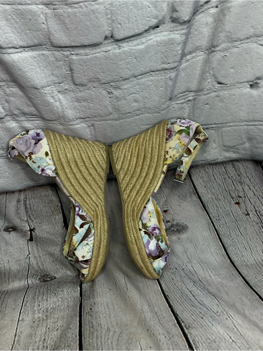 Christian Siriano Women’s Floral Espadrille Wedge Strappy Fairy Whimsy Sandals 8
